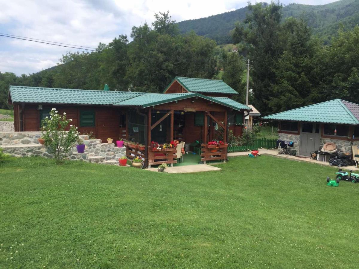 Cottage Ravna Rijeka 비옐로폴레 외부 사진