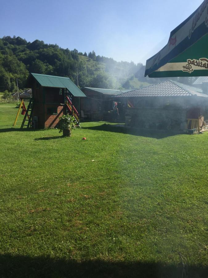 Cottage Ravna Rijeka 비옐로폴레 외부 사진